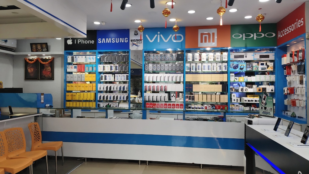 Smartphones at Apoorva Mobiles